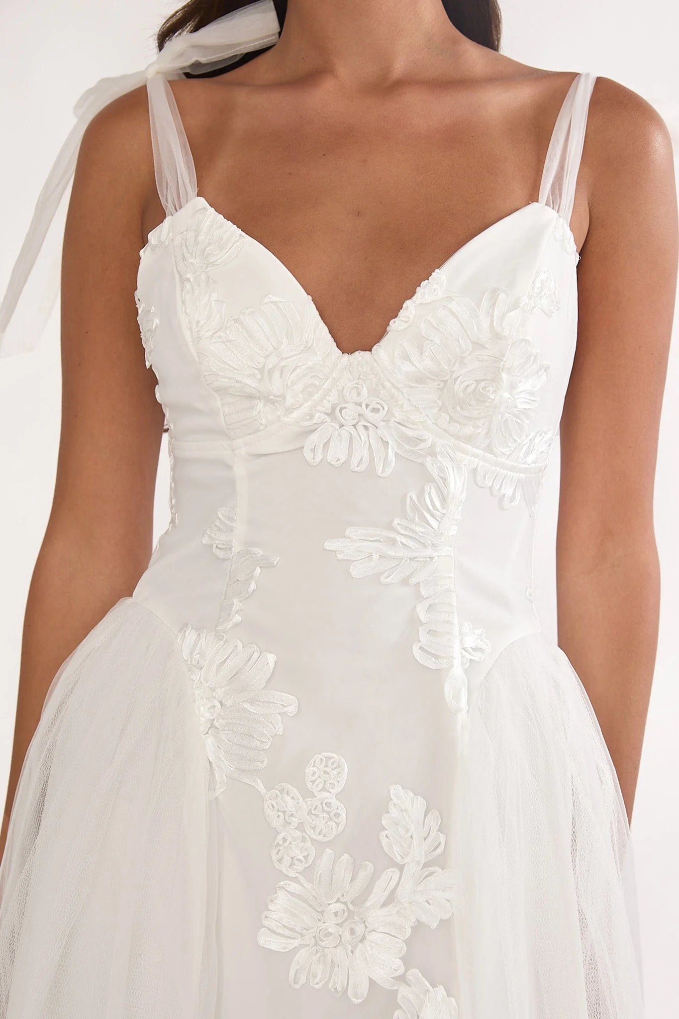 Serifine Floral Embellished Bow Maxi Dress White