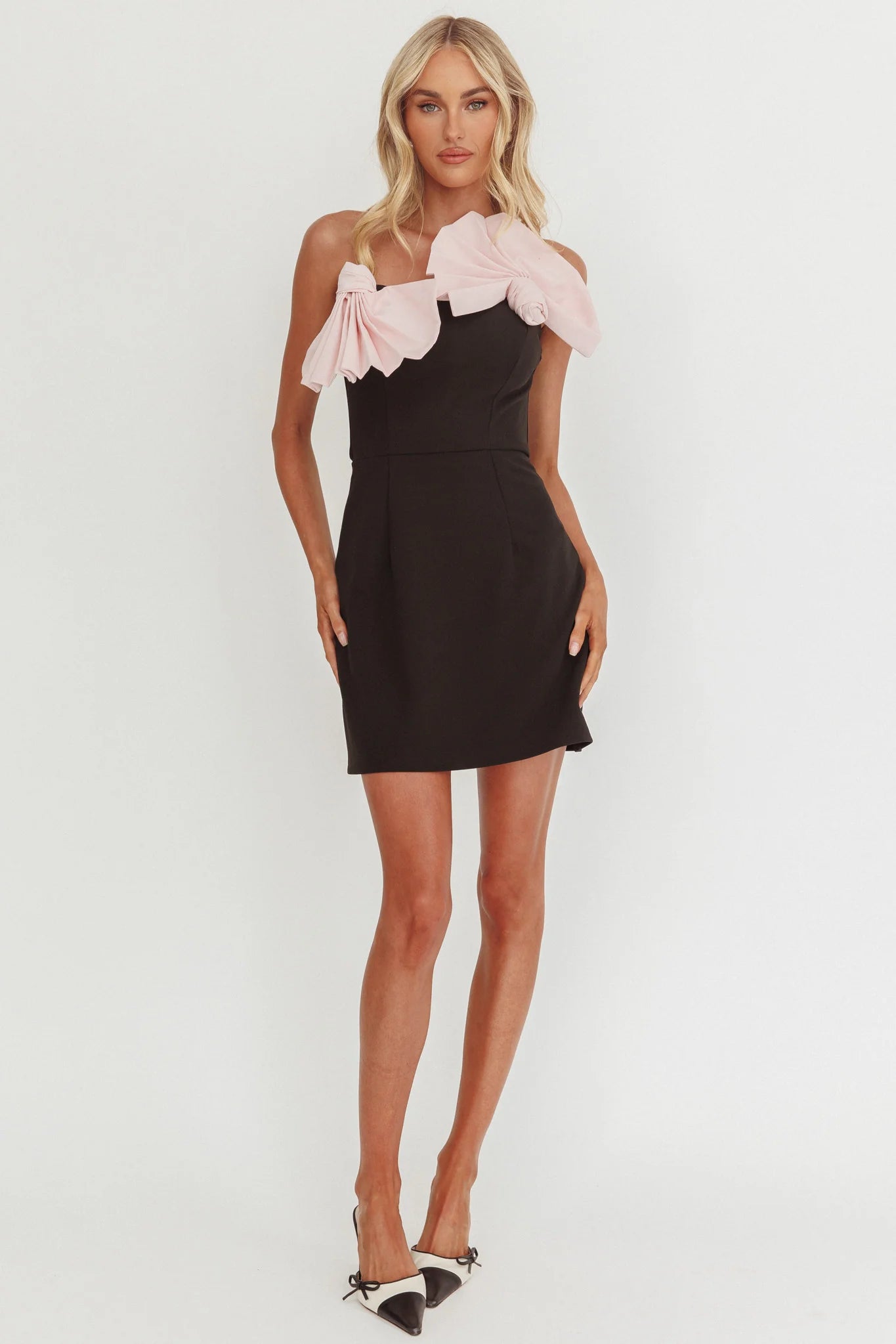 Viktoria Strapless Concertina Decoration Mini Dress Black